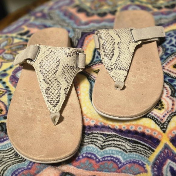 Vionics animal print sandal - Picture 1 of 1